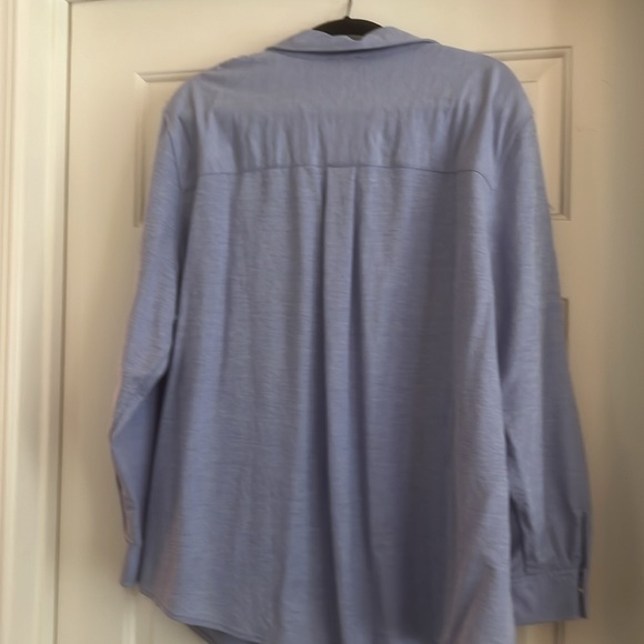 Jones of New York snap button up blouse Light Blue - Picture 2 of 2